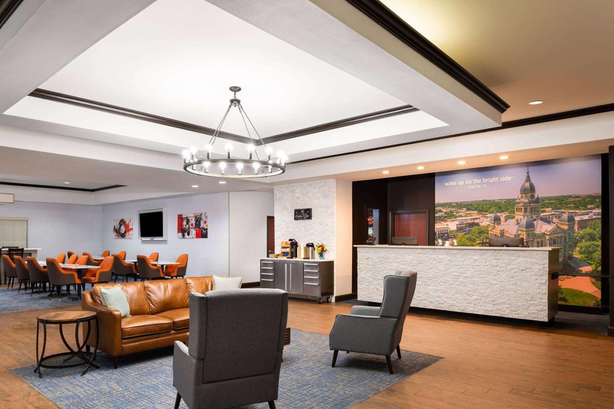 La Quinta By Wyndham Denton - University Drive Exterior foto